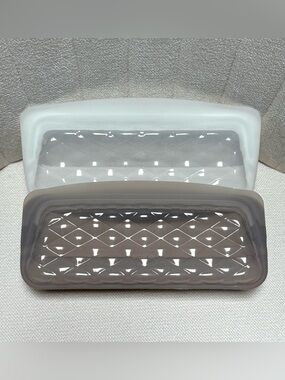 Stasher Bags Reusable Silicone Storage Bags in Taupe and Pearl - NWT